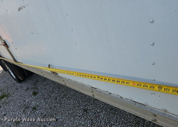 image for item EJ5640 2002 Chevrolet C6500 box truck