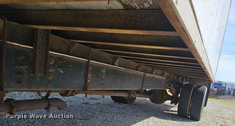 image for item EJ5640 2002 Chevrolet C6500 box truck