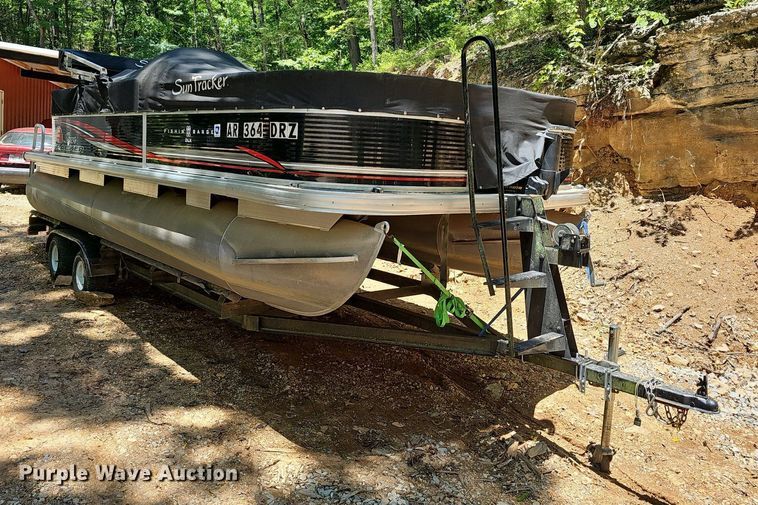 image for item EJ5662 2012 Sun Tracker pontoon boat