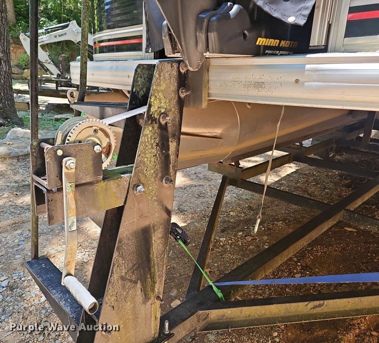 image for item EJ5662 2012 Sun Tracker pontoon boat