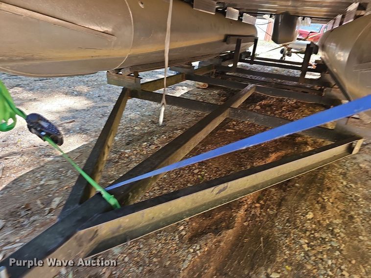 image for item EJ5662 2012 Sun Tracker pontoon boat