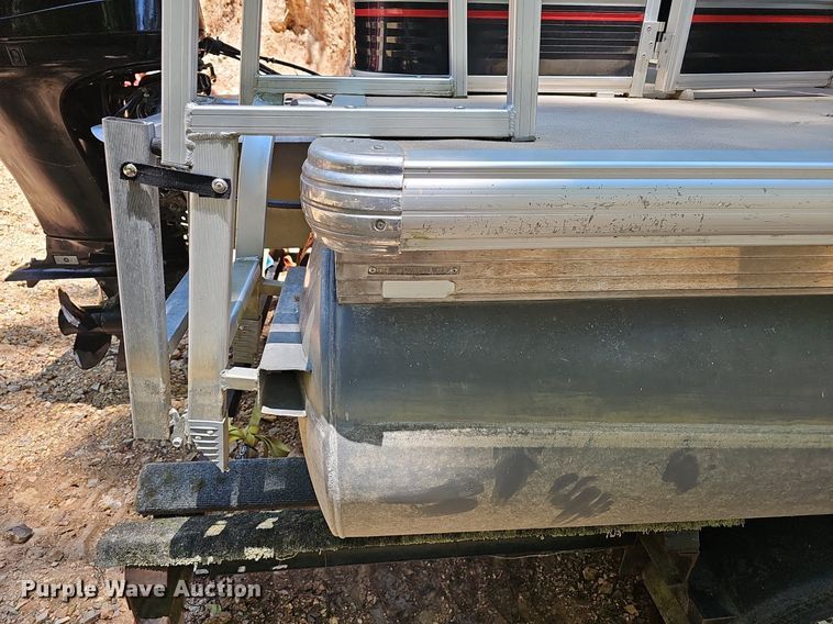 image for item EJ5662 2012 Sun Tracker pontoon boat