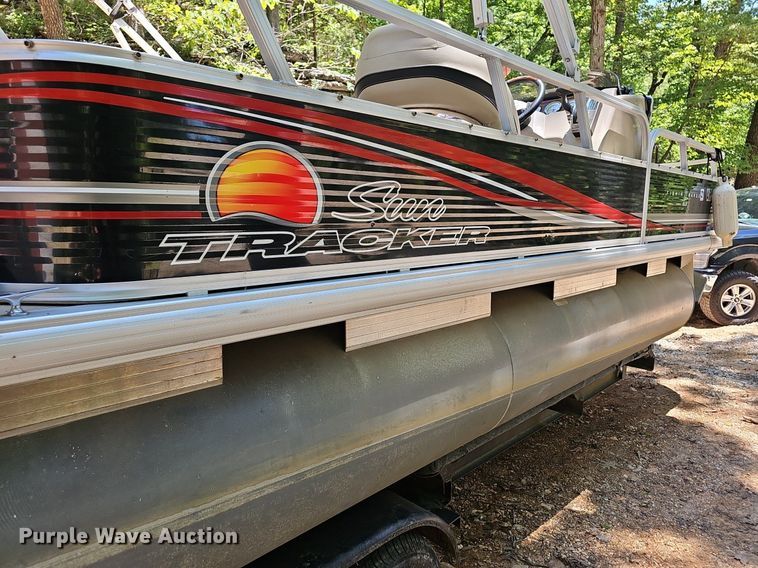 image for item EJ5662 2012 Sun Tracker pontoon boat