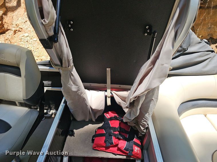 image for item EJ5662 2012 Sun Tracker pontoon boat