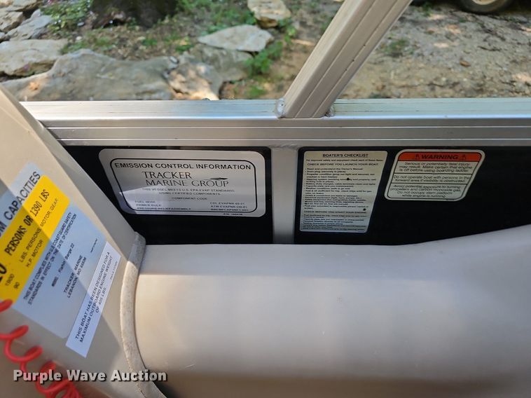 image for item EJ5662 2012 Sun Tracker pontoon boat