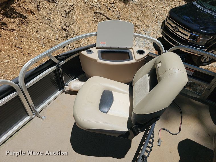 image for item EJ5662 2012 Sun Tracker pontoon boat