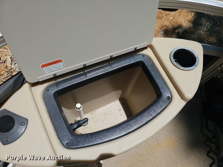 image for item EJ5662 2012 Sun Tracker pontoon boat