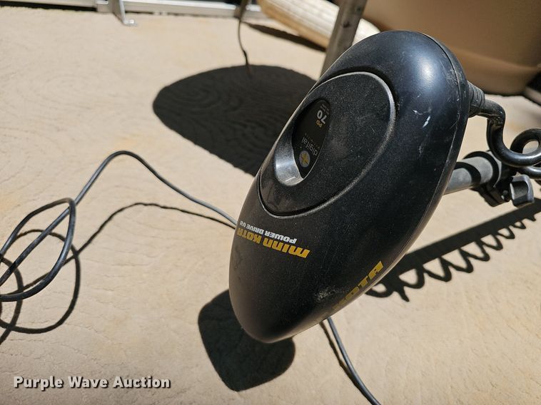 image for item EJ5662 2012 Sun Tracker pontoon boat