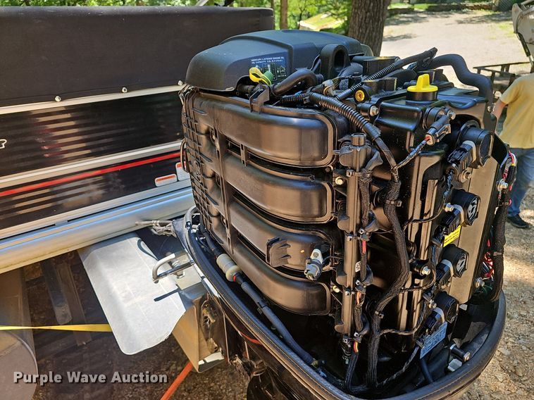 image for item EJ5662 2012 Sun Tracker pontoon boat