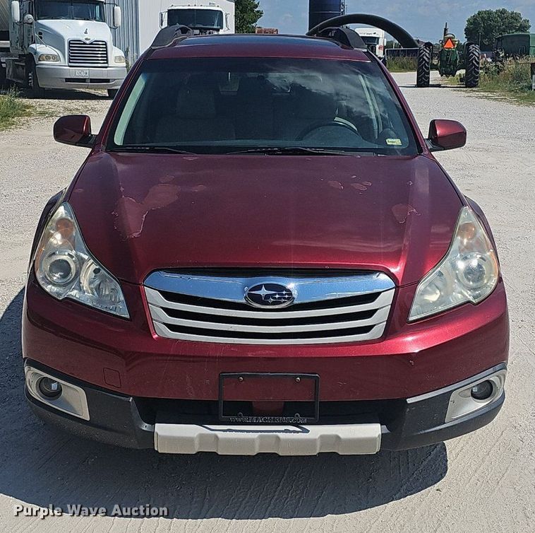 image for item EJ5679 2011 Subaru  Outback SUV