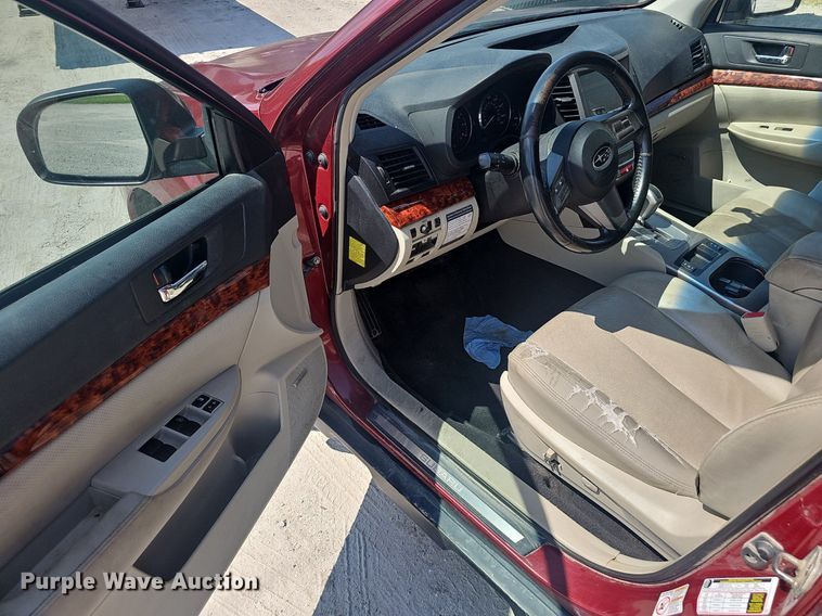 image for item EJ5679 2011 Subaru  Outback SUV