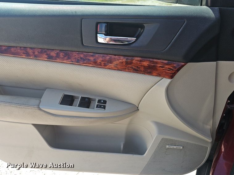 image for item EJ5679 2011 Subaru  Outback SUV