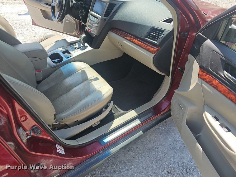 image for item EJ5679 2011 Subaru  Outback SUV