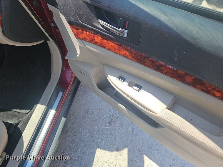 image for item EJ5679 2011 Subaru  Outback SUV