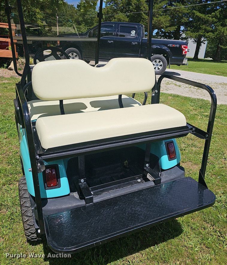 image for item EJ5686 Yahmaha golf cart