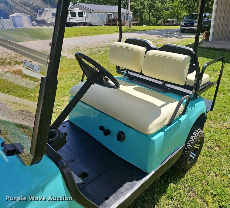 image for item EJ5686 Yahmaha golf cart