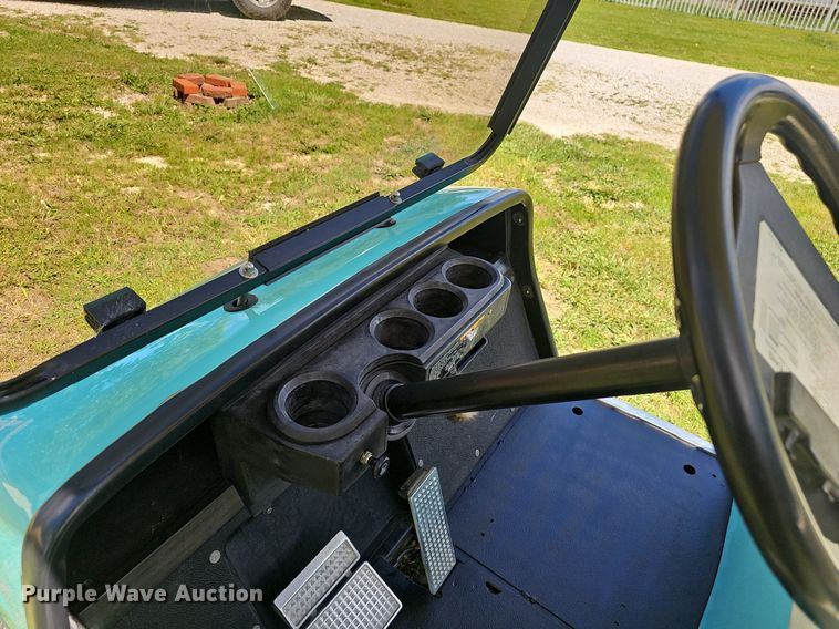 image for item EJ5686 Yahmaha golf cart