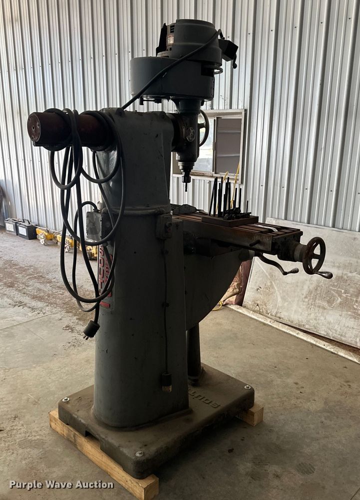 image for item EJ6851 South Bend  Vertical milling machine 