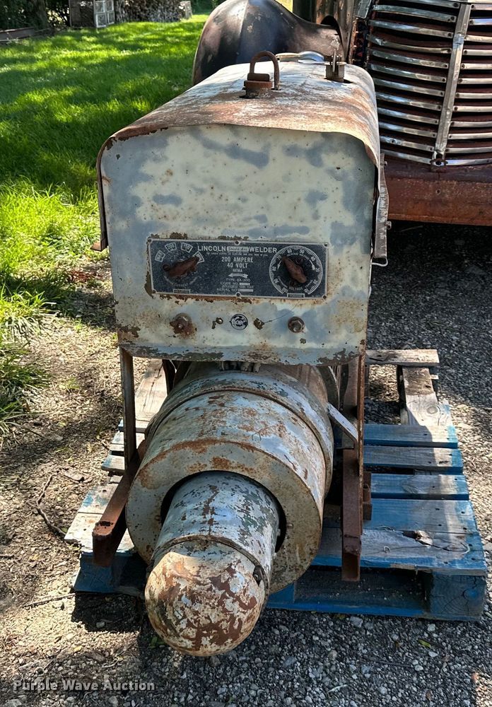 image for item EJ6852 Lincoln  SA200 welder