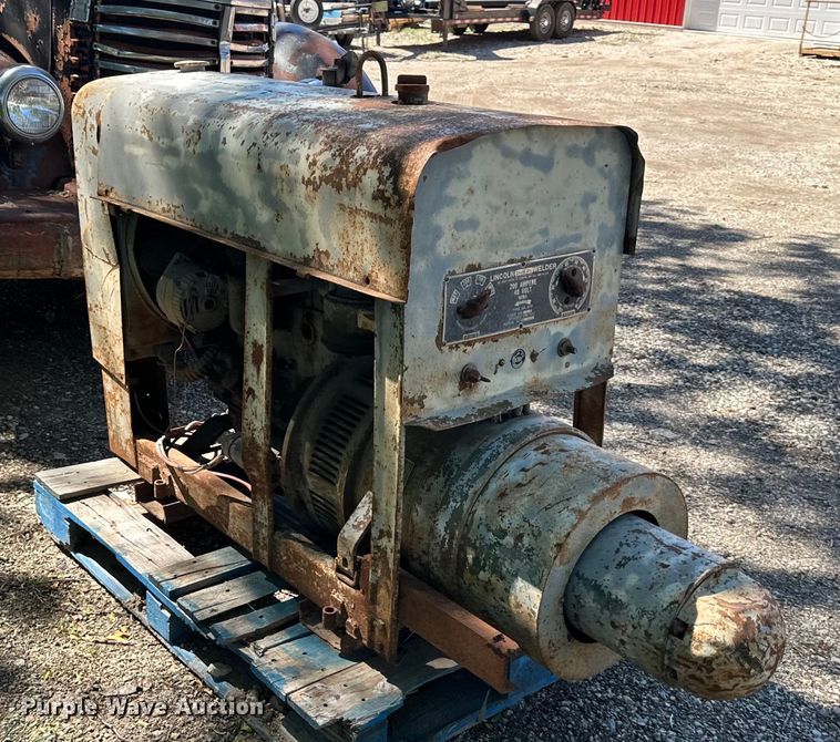 image for item EJ6852 Lincoln  SA200 welder