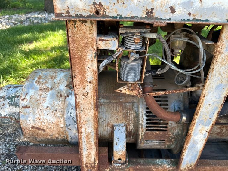 image for item EJ6852 Lincoln  SA200 welder