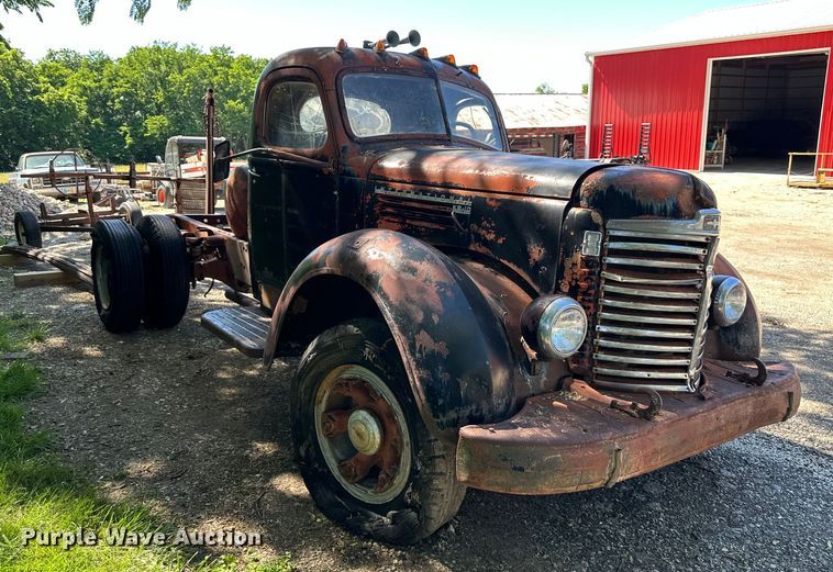 image for item EJ6853 International KB-10 truck cab and chassis