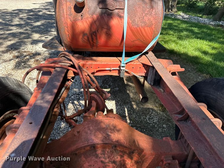 image for item EJ6853 International KB-10 truck cab and chassis