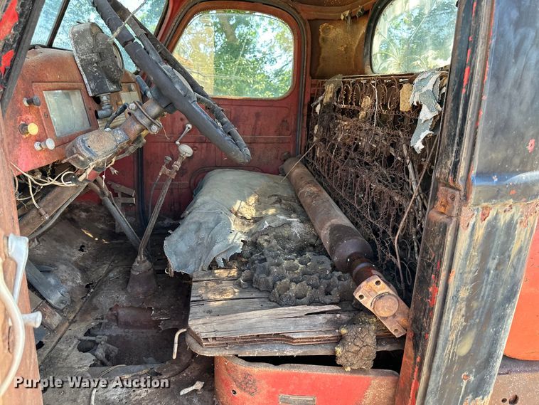 image for item EJ6853 International KB-10 truck cab and chassis