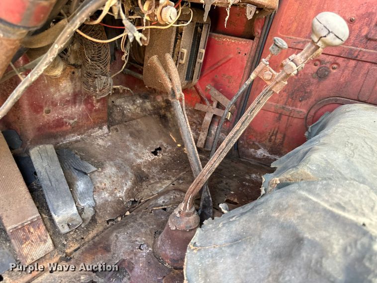 image for item EJ6853 International KB-10 truck cab and chassis