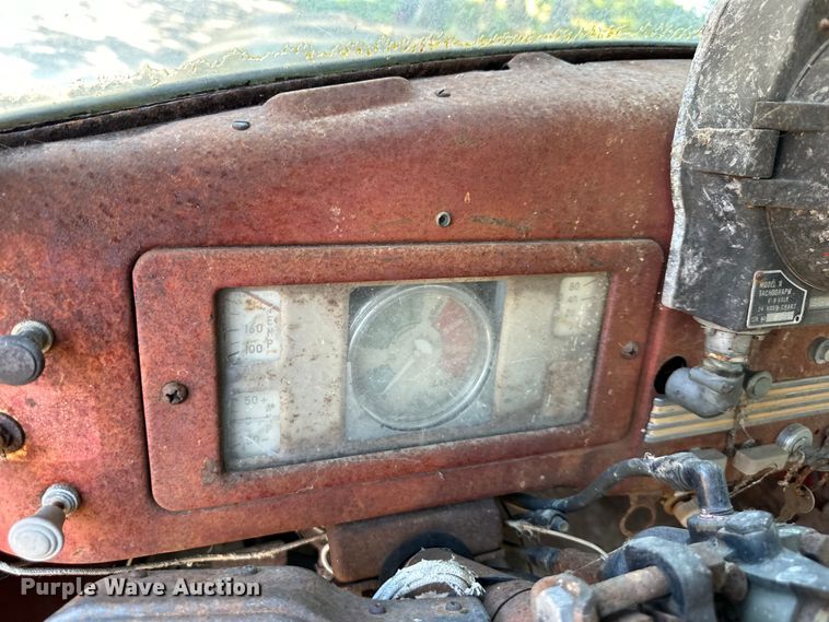 image for item EJ6853 International KB-10 truck cab and chassis