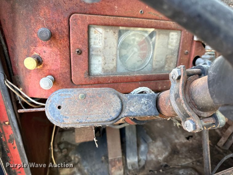 image for item EJ6853 International KB-10 truck cab and chassis