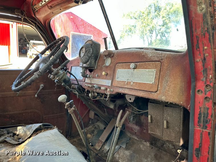 image for item EJ6853 International KB-10 truck cab and chassis