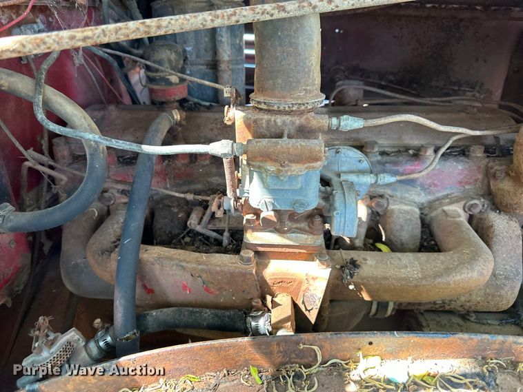 image for item EJ6853 International KB-10 truck cab and chassis