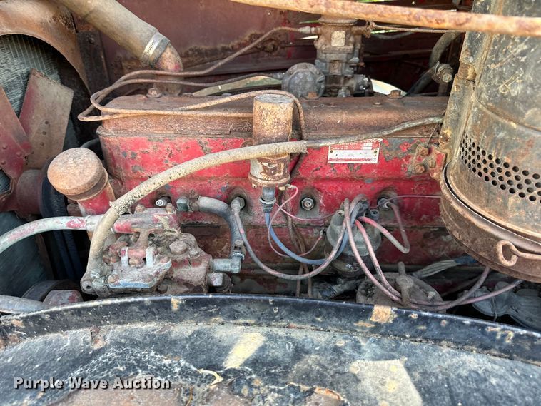 image for item EJ6853 International KB-10 truck cab and chassis