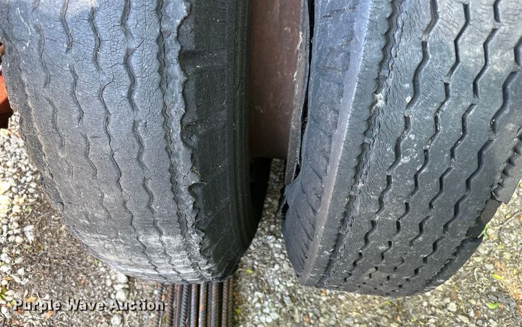 image for item EJ6853 International KB-10 truck cab and chassis