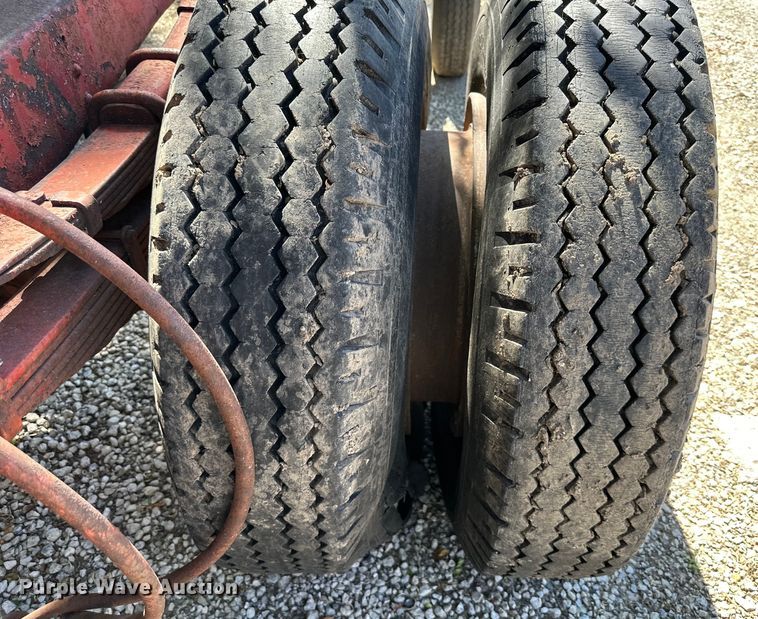 image for item EJ6853 International KB-10 truck cab and chassis