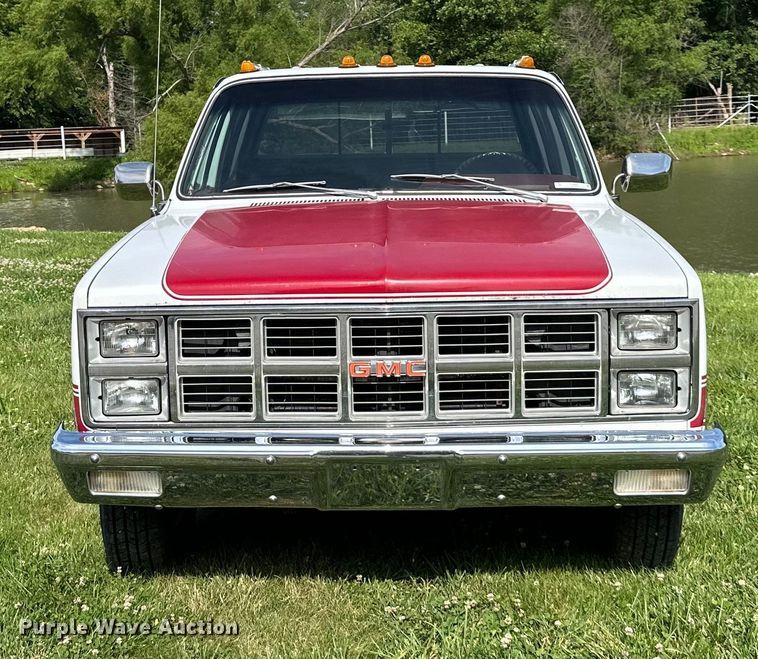 image for item EJ6892 1982 GMC C3500 Crew Cab pickup truck