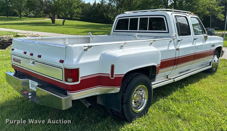 image for item EJ6892 1982 GMC C3500 Crew Cab pickup truck