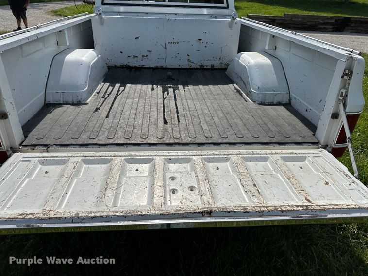 image for item EJ6892 1982 GMC C3500 Crew Cab pickup truck