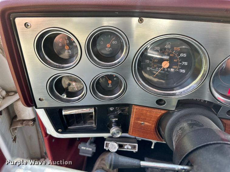 image for item EJ6892 1982 GMC C3500 Crew Cab pickup truck