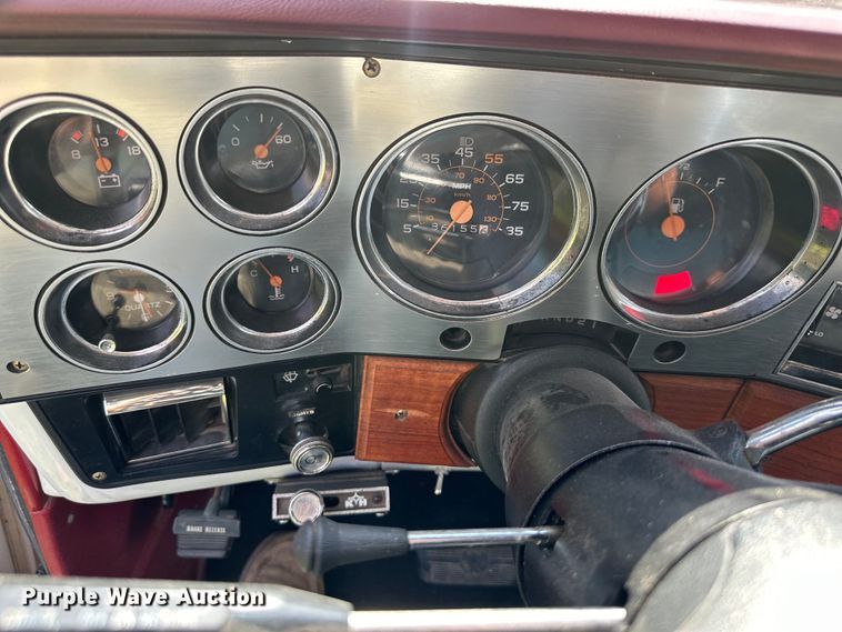 image for item EJ6892 1982 GMC C3500 Crew Cab pickup truck