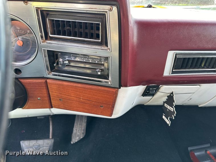 image for item EJ6892 1982 GMC C3500 Crew Cab pickup truck