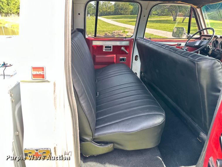 image for item EJ6892 1982 GMC C3500 Crew Cab pickup truck