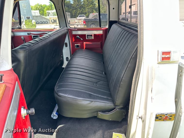 image for item EJ6892 1982 GMC C3500 Crew Cab pickup truck