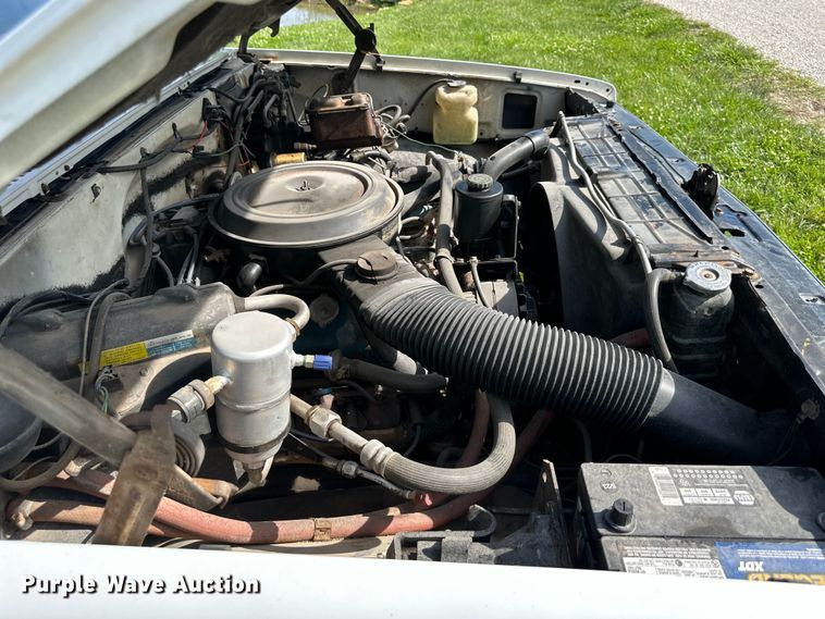 image for item EJ6892 1982 GMC C3500 Crew Cab pickup truck