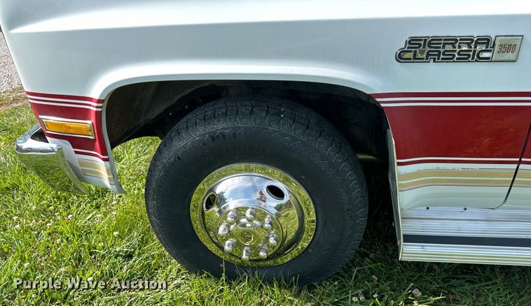 image for item EJ6892 1982 GMC C3500 Crew Cab pickup truck