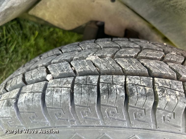 image for item EJ6892 1982 GMC C3500 Crew Cab pickup truck