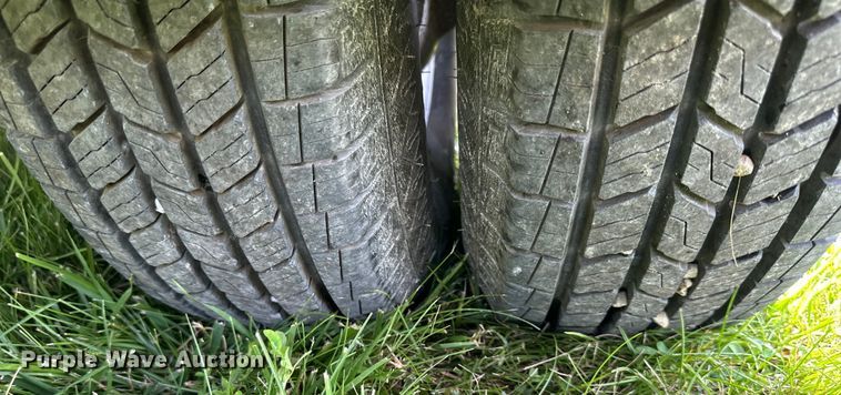 image for item EJ6892 1982 GMC C3500 Crew Cab pickup truck