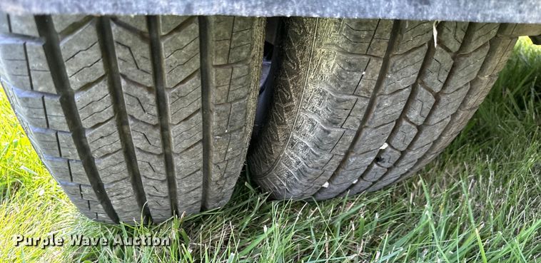 image for item EJ6892 1982 GMC C3500 Crew Cab pickup truck