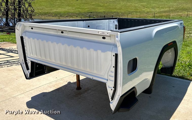 image for item EJ6906 GMC Sierra SLT  8' Bed